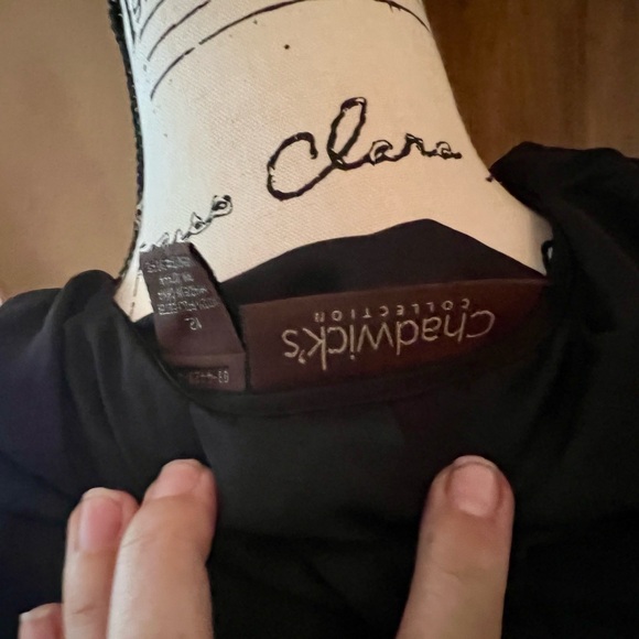 Elegant Black Wrap Dress 👗 - Picture 3 of 7